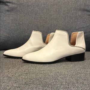 Halogen white leather booties 🤍 New in box! Women's 8.5 // Nordstrom Rack